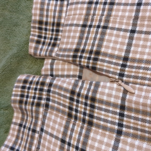 Bagatelle Collection Neutral Brown Plaid Pleated Skirt - Picture 5 of 6